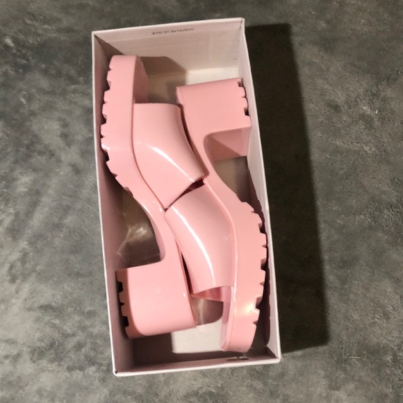 Square toe slide on block heels - Picture 2 of 3